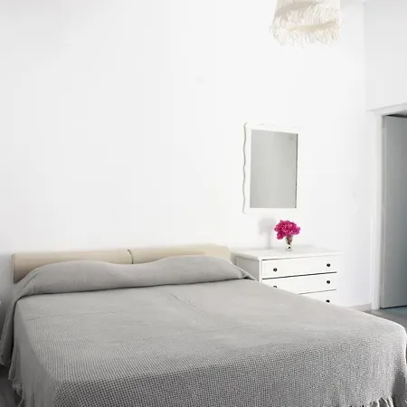 Apartahotel Marina Naousa (Paros)