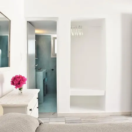 Apartahotel Marina Naousa (Paros)