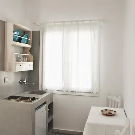 Marina 4* Naousa (Paros)