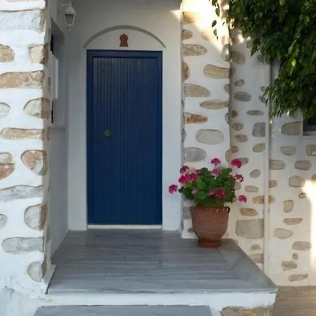 Marina Apartahotel Naousa (Paros)